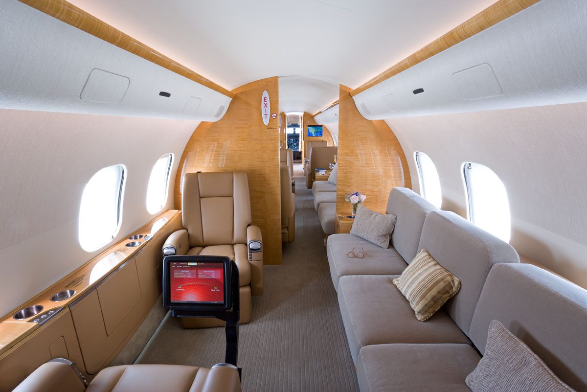 Bombardier Global 5000 N10SL at Sun Air Jets N10SL 08